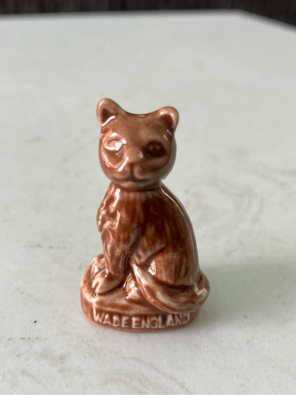 Vintage Wade Whimsies Red Rose Tea Ceramic Brown Cat Figurine 1.5 Inches Tall